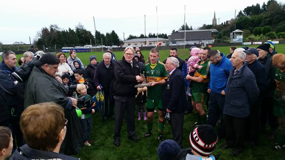 Alan Horan accepts the Keating Trophy 2017